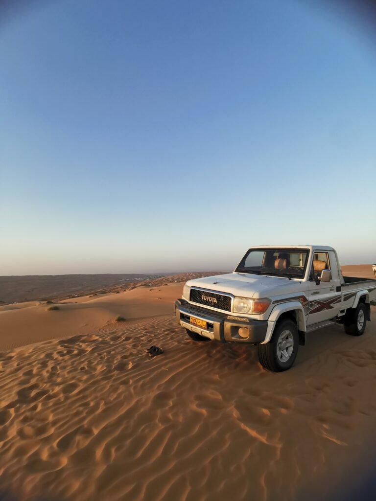 4x4 dans le désert Wahiba Sand à Oman