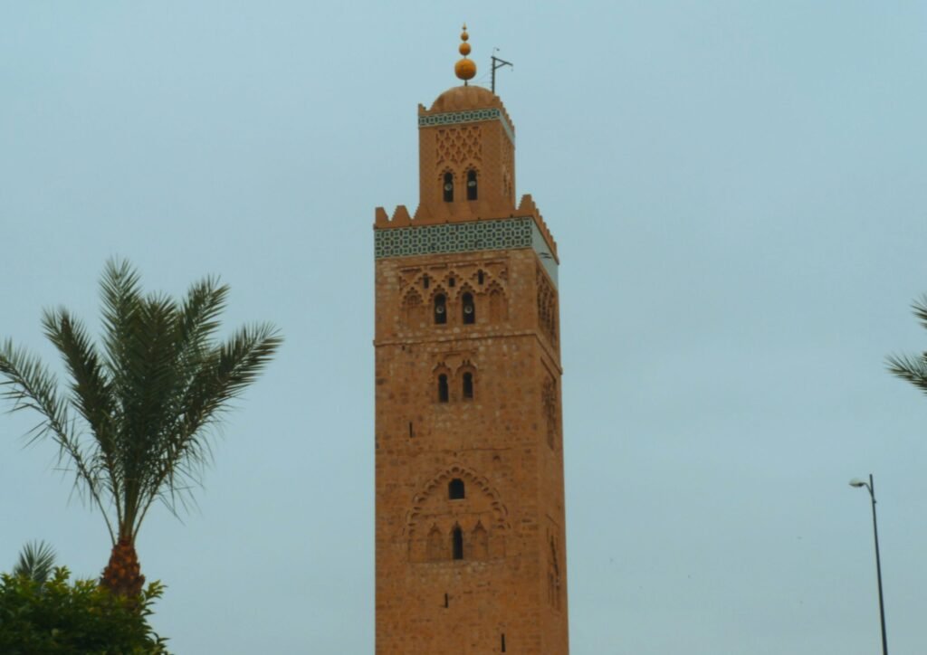 Vue sur le minaret de la mosquée Koutoubia à Marrakech