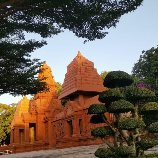 Vue sur le temple Wat Tham Phu Wa à Kanchanaburi